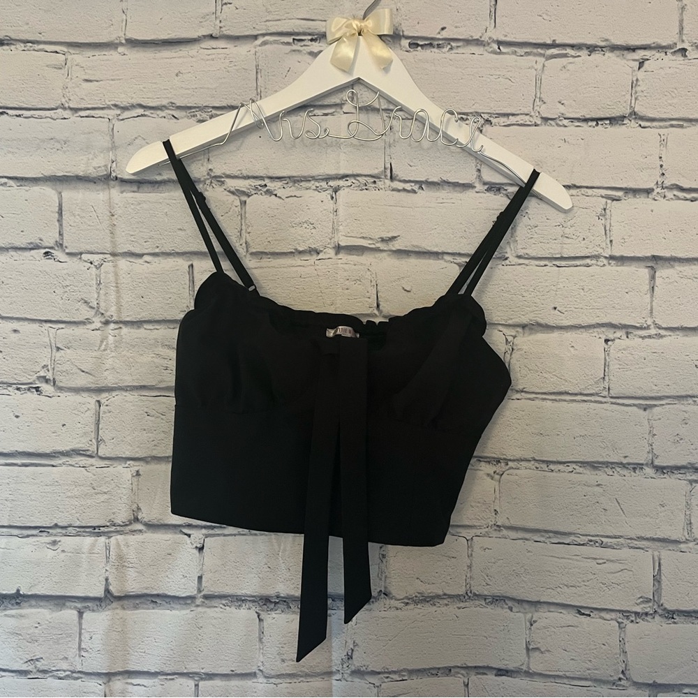 Lottie Moss - Black crop tank